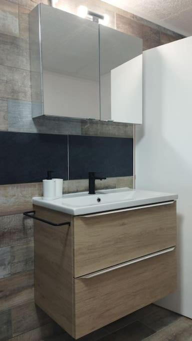 Studio 1 Etoile Paisible,4 Couchages,Jardin Prive لي آدريه دي لستيريل المظهر الخارجي الصورة